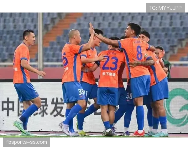 克雷桑一拿球就亮灯，山东泰山进攻却越踢越单薄？